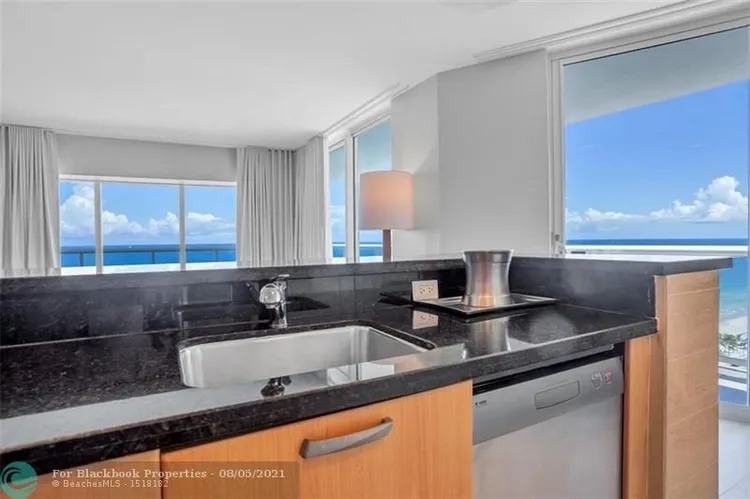 Hilton Q Club #1517 image #9