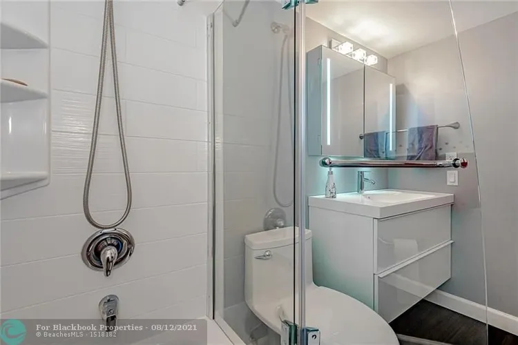 200 Leslie Condo #926 image #16