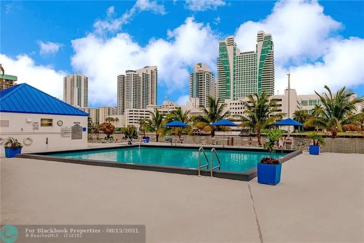 200 Leslie Condo #926 image #20