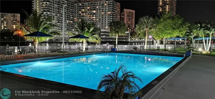 200 Leslie Condo #926 image #25