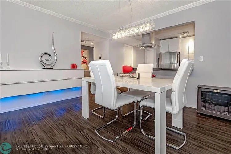 200 Leslie Condo #926 image #6