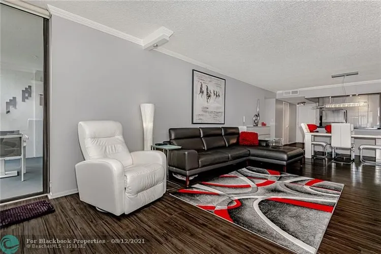 200 Leslie Condo #926 image #9
