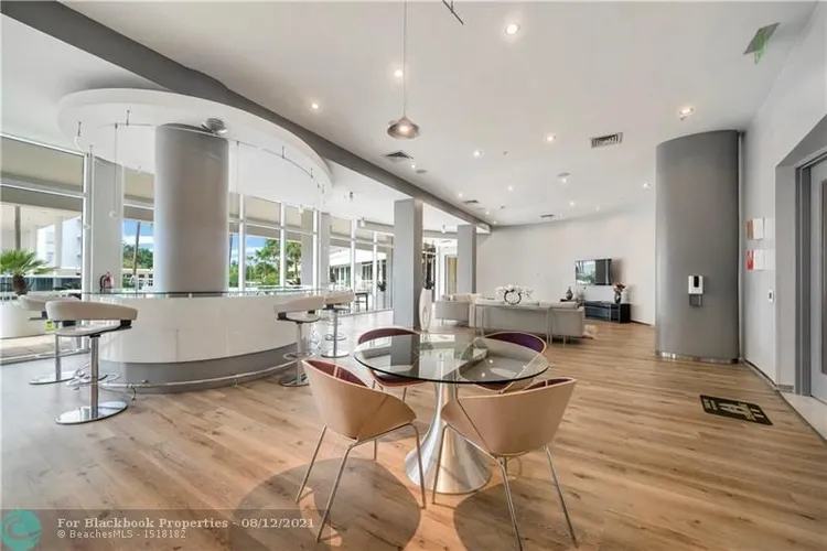 Harbour House #1432 image #19