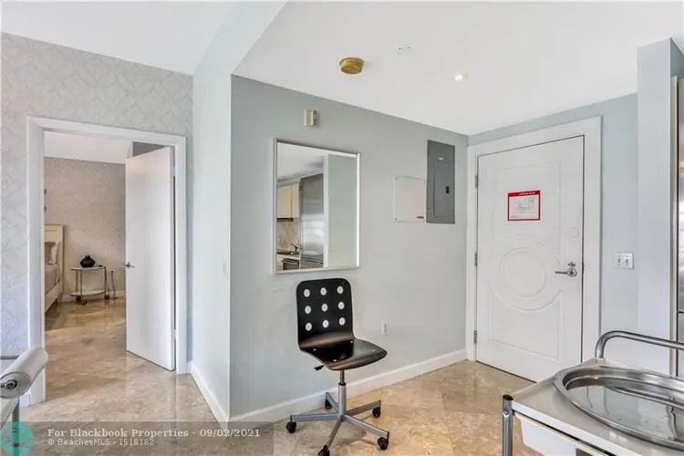 Carlyle Condo Hotel #3C image #10