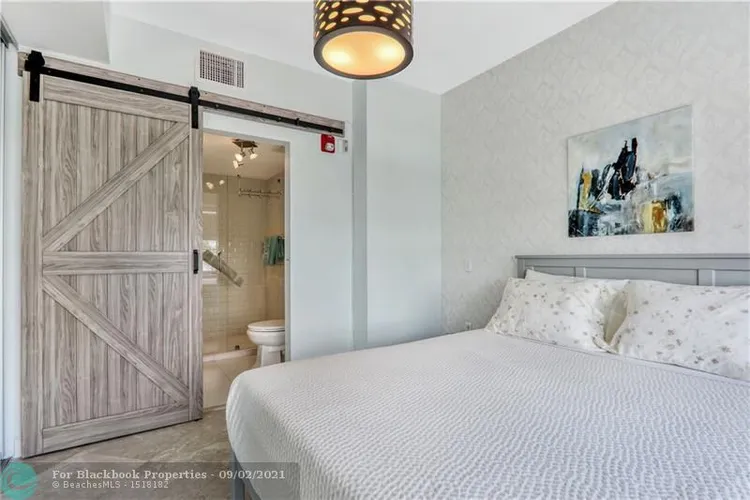 Carlyle Condo Hotel #3C image #15