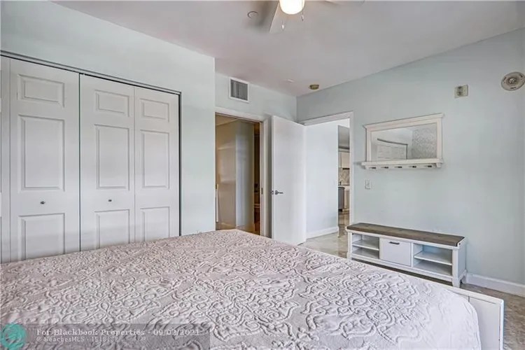 Carlyle Condo Hotel #3C image #21