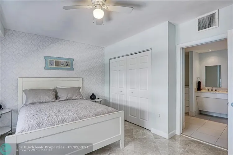 Carlyle Condo Hotel #3C image #22