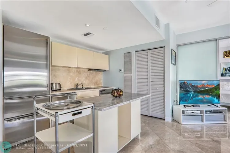 Carlyle Condo Hotel #3C image #6