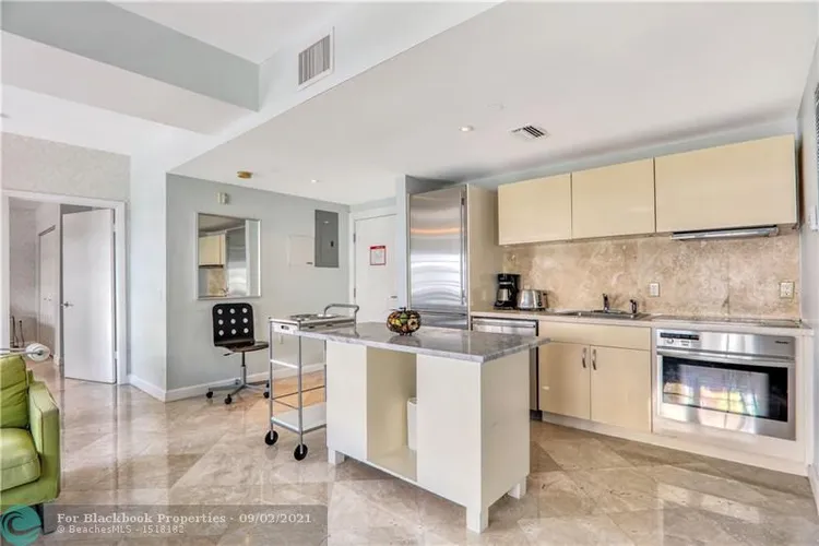 Carlyle Condo Hotel #3C image #7