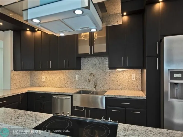 Oxford Towers #106 image #18