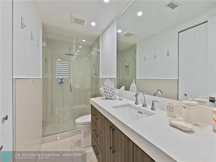 Oxford Towers #106 image #22