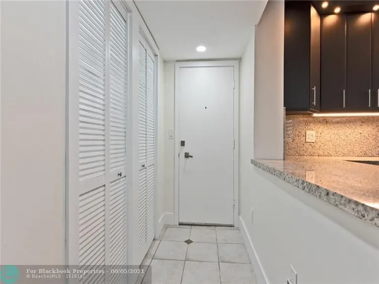 Oxford Towers #106 image #9