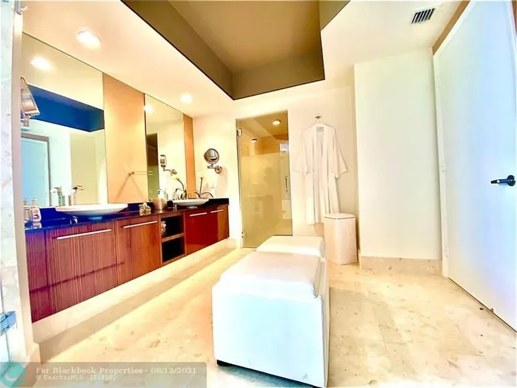 Trump Hollywood #2901 image #11