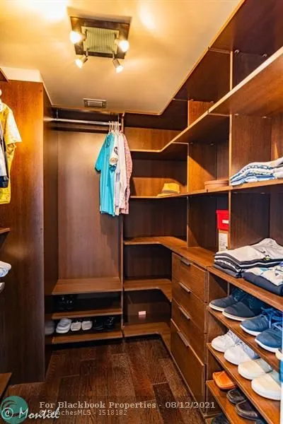 Trump Hollywood #2901 image #14