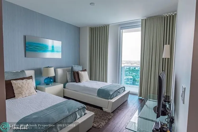 Trump Hollywood #2901 image #19