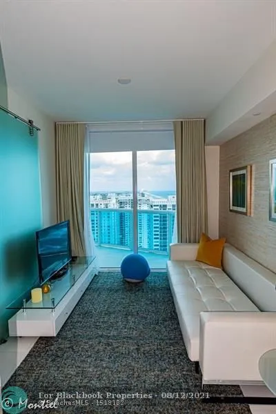 Trump Hollywood #2901 image #21