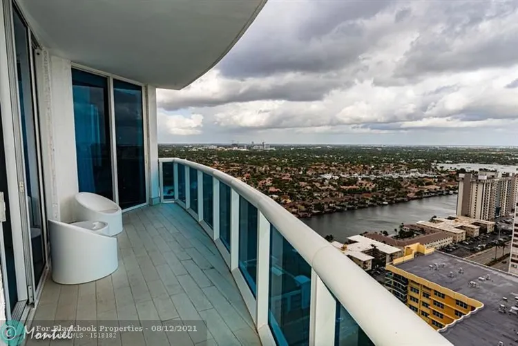 Trump Hollywood #2901 image #27