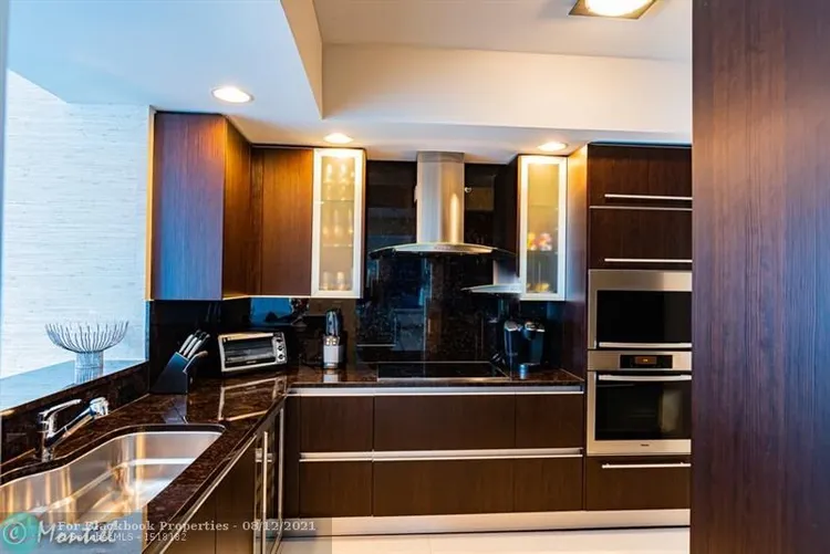 Trump Hollywood #2901 image #8