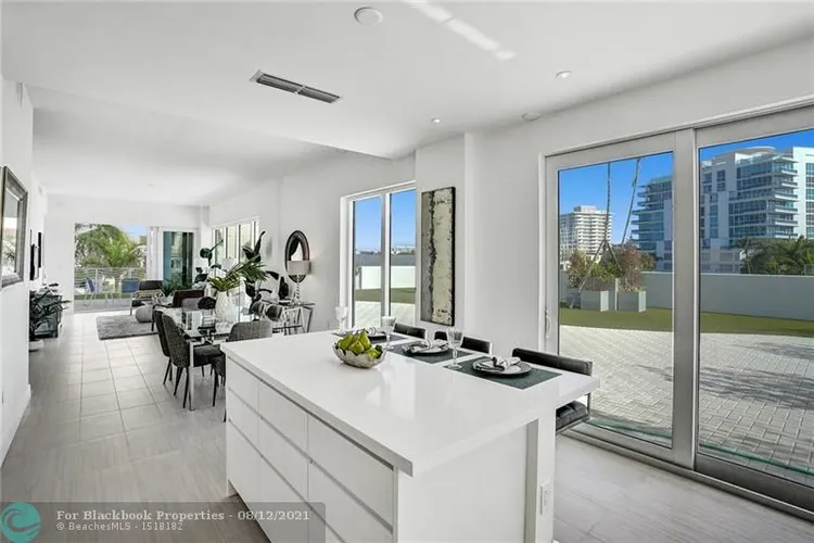 The Wave on Bayshore #201 image #14