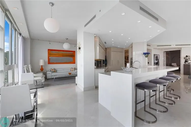 La Rive #PH2 image #16