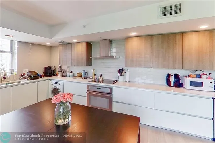 The Club at Bay Harbor #504 image #9