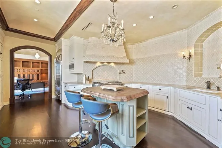 Alhambra Place #1401 image #11