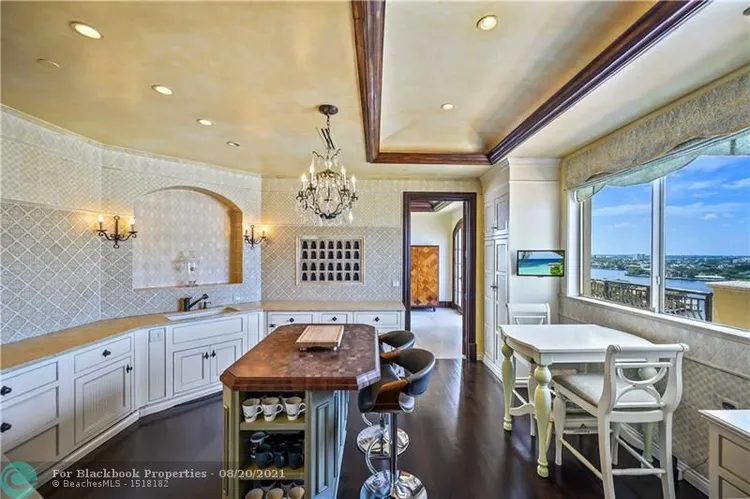 Alhambra Place #1401 image #13