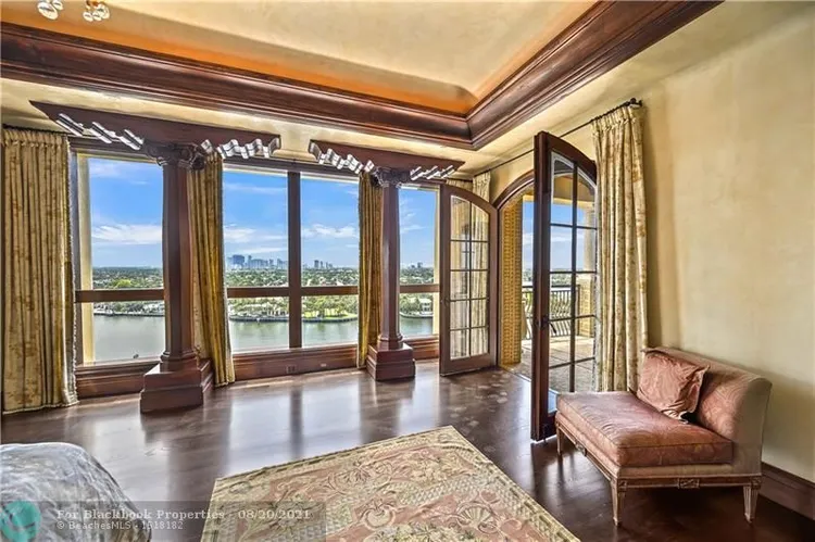 Alhambra Place #1401 image #23