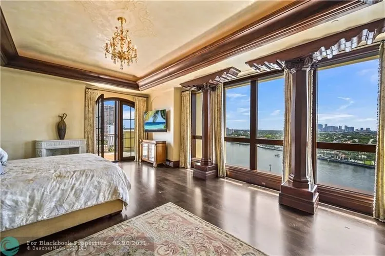 Alhambra Place #1401 image #25