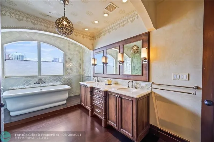 Alhambra Place #1401 image #27