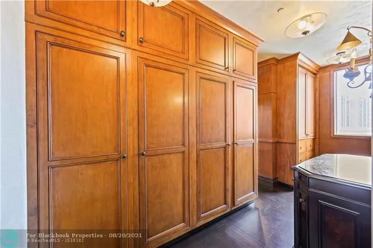 Alhambra Place #1401 image #28