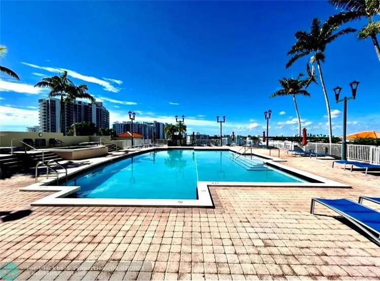 The Tides at Bridgeside Square #807 image #14