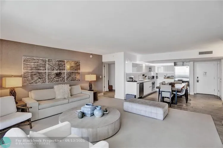 1 Hotel & Homes #1422 image #10