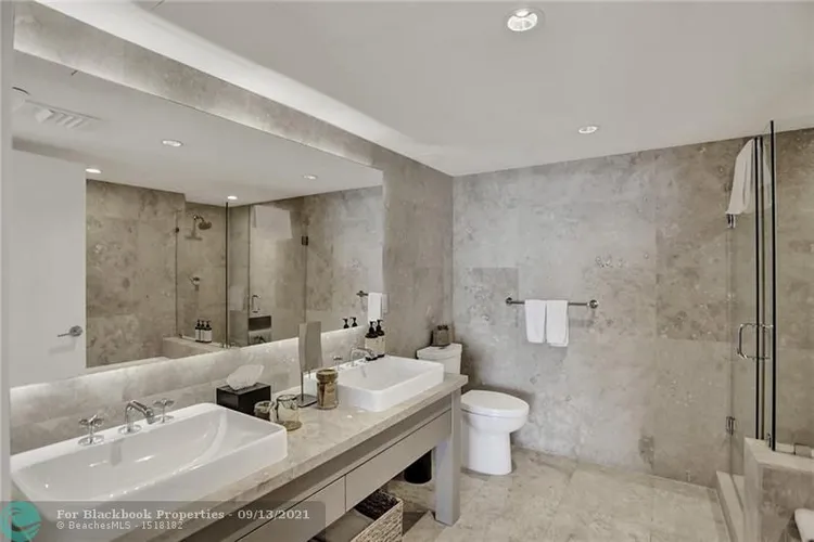 1 Hotel & Homes #1422 image #13