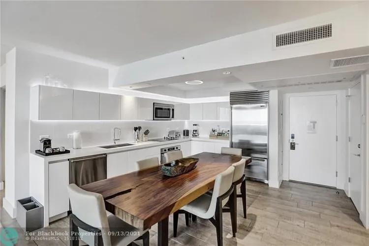 1 Hotel & Homes #1422 image #20