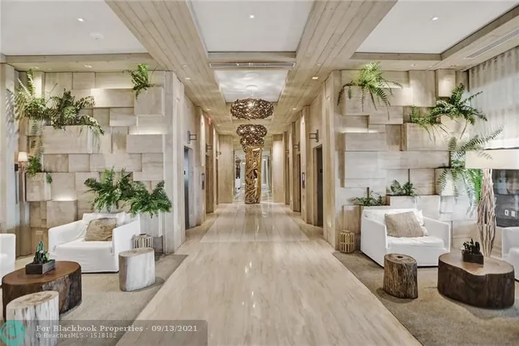 1 Hotel & Homes #1422 image #23