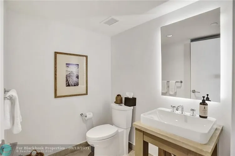 1 Hotel & Homes #1422 image #26