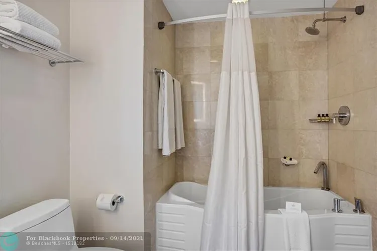 Hilton Q Club #702 image #7