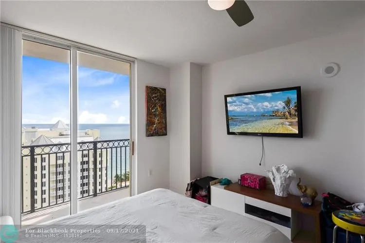 The Vue #1606 image #17