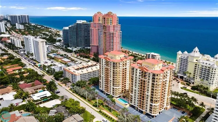 The Vue #1606 image #25