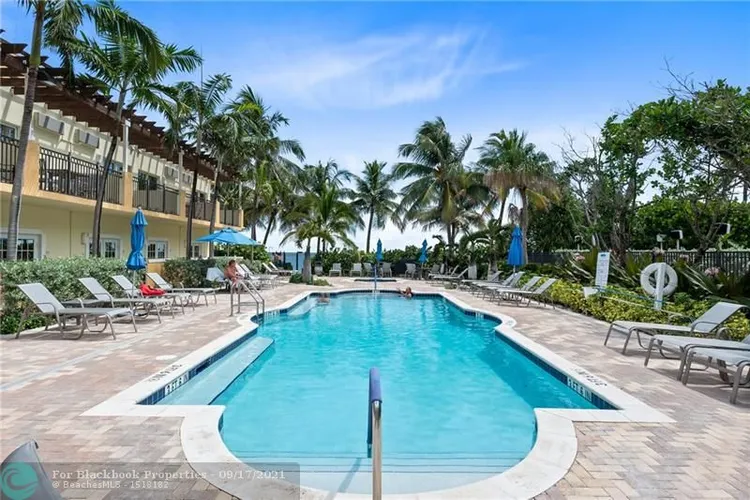 The Vue #1606 image #32