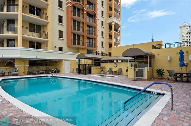 The Vue #1606 image #34