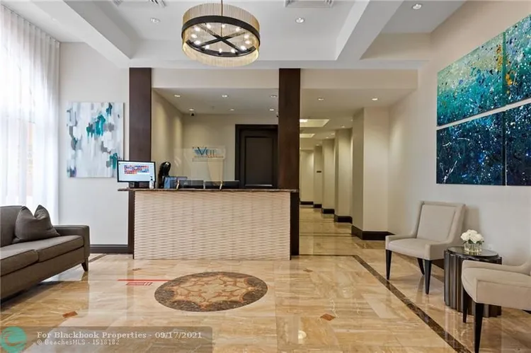 The Vue #1606 image #35