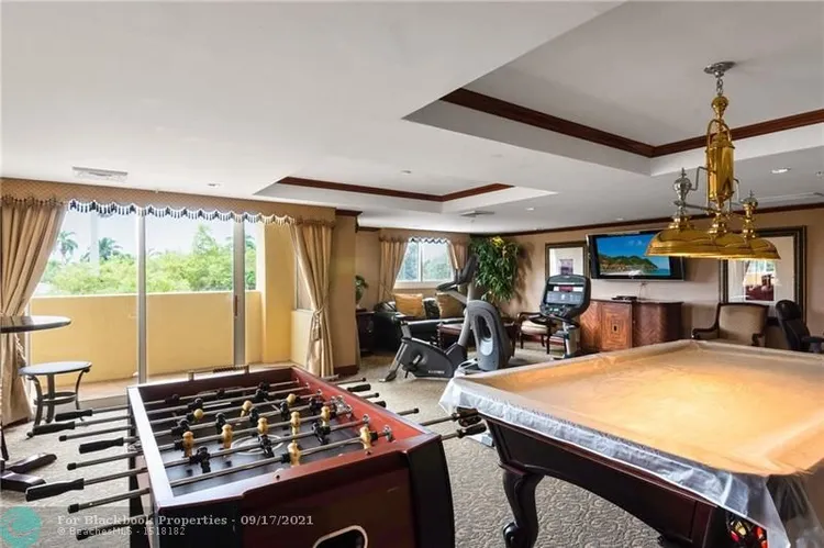 The Vue #1606 image #38