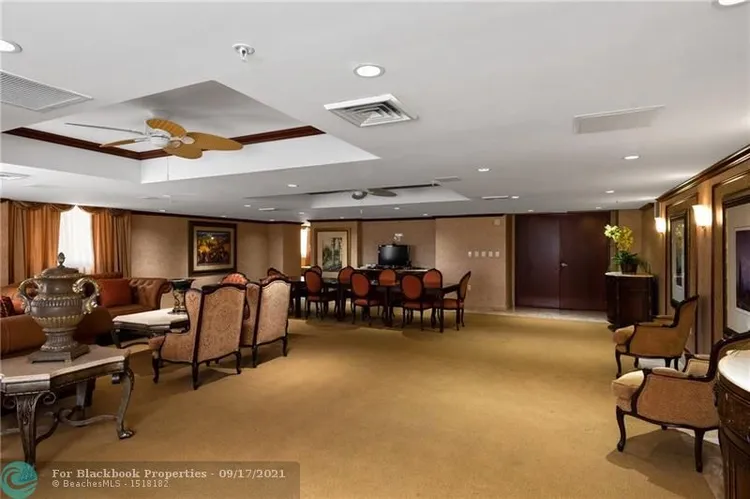 The Vue #1606 image #39