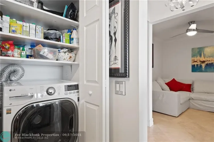 The Vue #1606 image #40