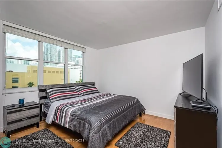 St Louis Condo #705 image #17