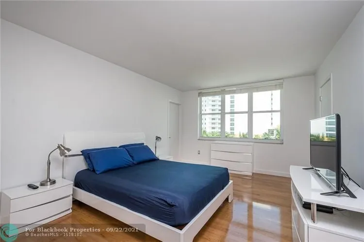 St Louis Condo #705 image #20