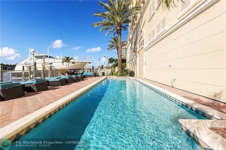 Alhambra Place #602 image #14