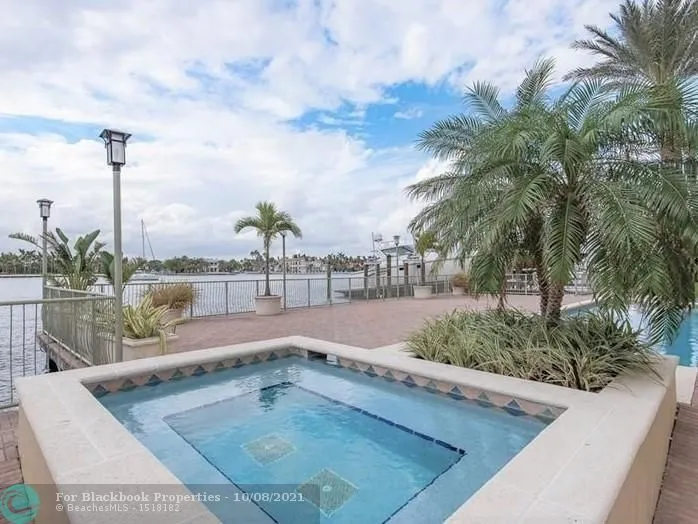 Alhambra Place #602 image #16